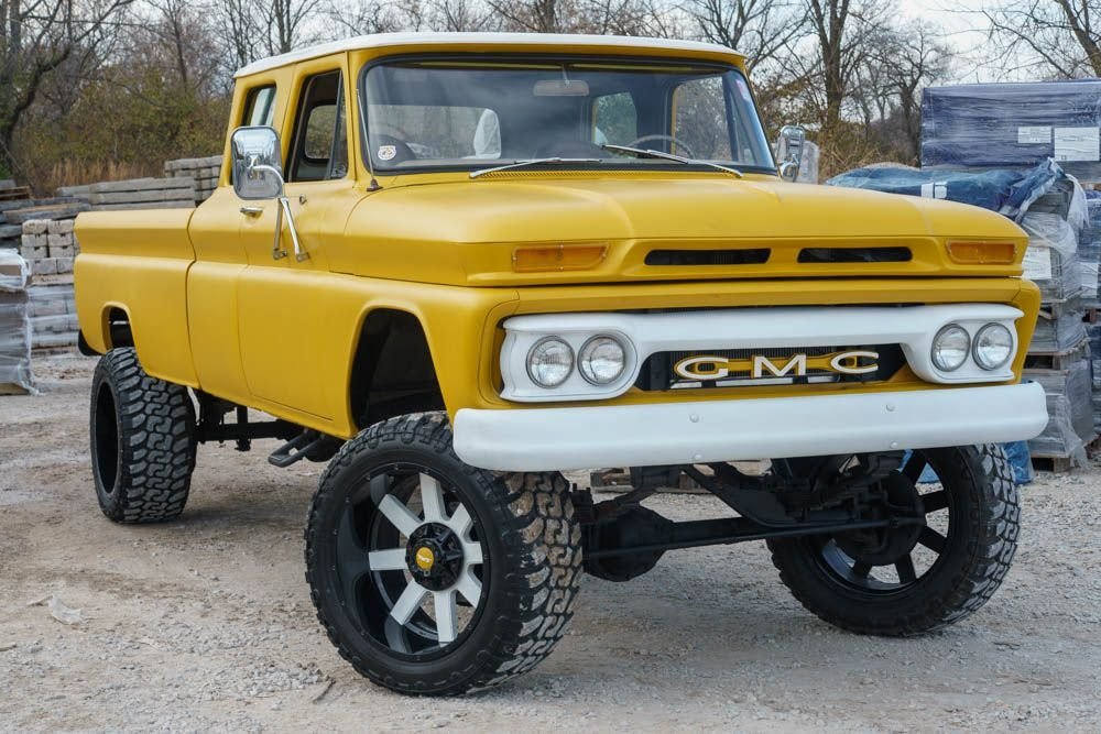 
								1963 GMC K2500 Super Extended Cab full									