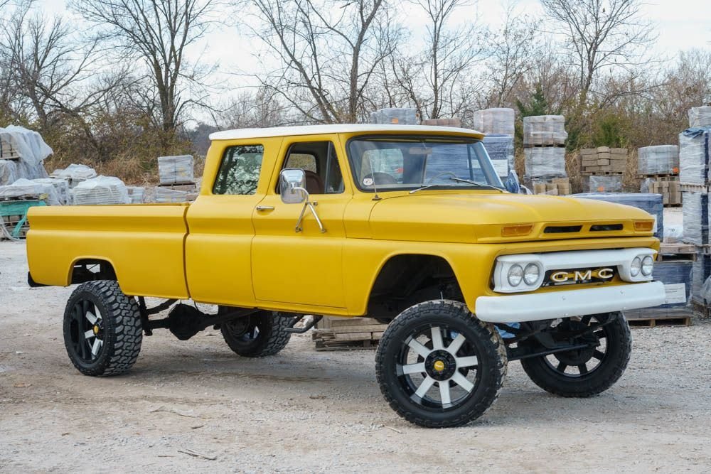 
								1963 GMC K2500 Super Extended Cab full									