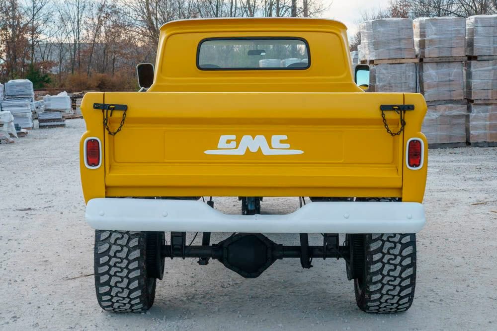 
								1963 GMC K2500 Super Extended Cab full									