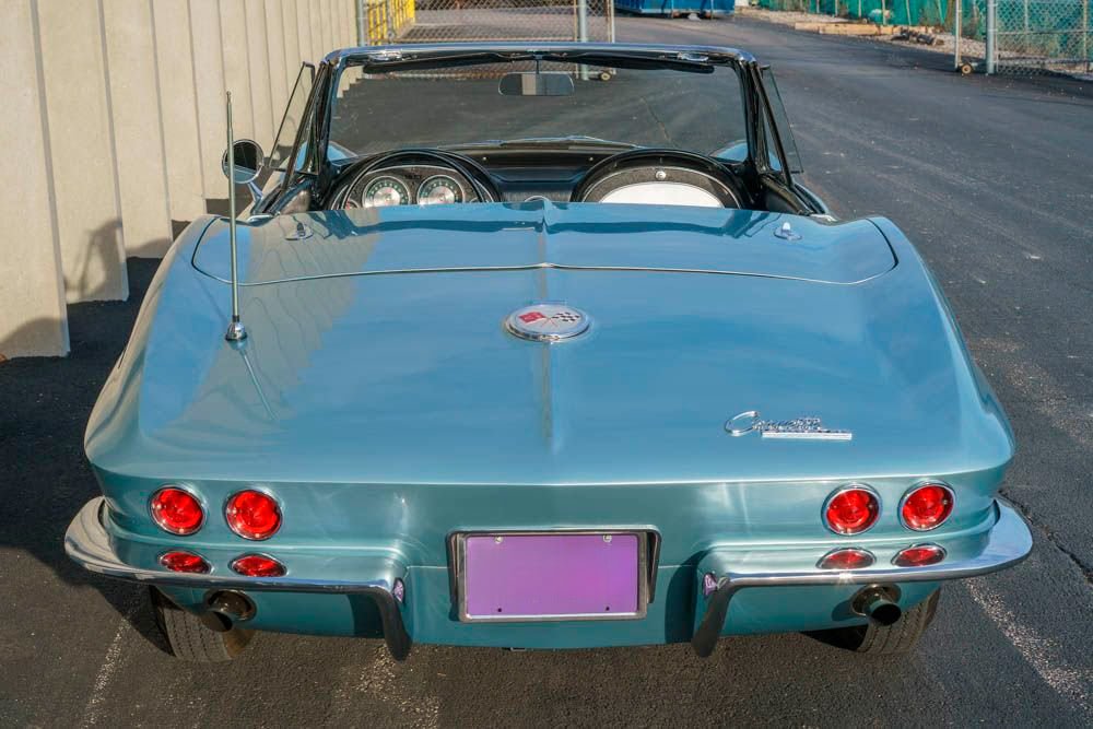 
								1963 Chevrolet Corvette full									