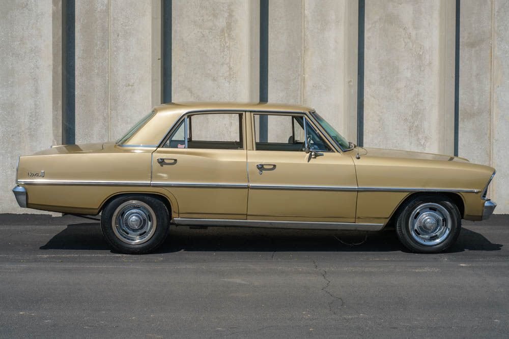 
								1967 Chevrolet Chevy II Nova Sedan full									