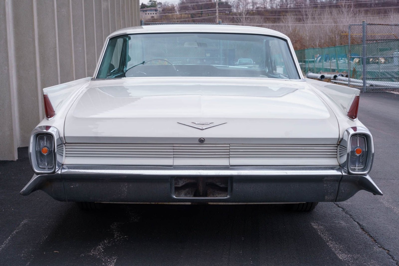 
								1962 Cadillac DeVille full									