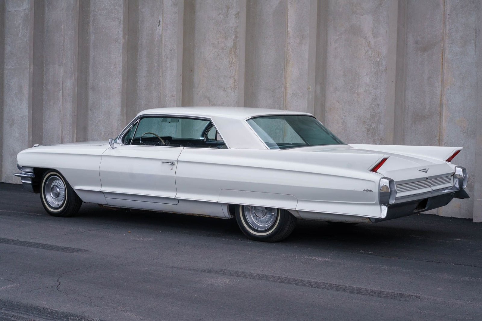 
								1962 Cadillac DeVille full									